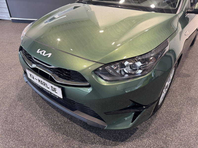 Kia Ceed / cee'd /Ceed AUTOM.NAVI+CAM KLIMA SITZH.ALLWETTER — photo 8