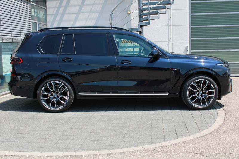 BMW X7 xDrive40i M Sport pro ExecutivePro PanoSky — photo 4