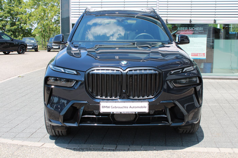 BMW X7 xDrive40i M Sport pro ExecutivePro PanoSky — photo 3