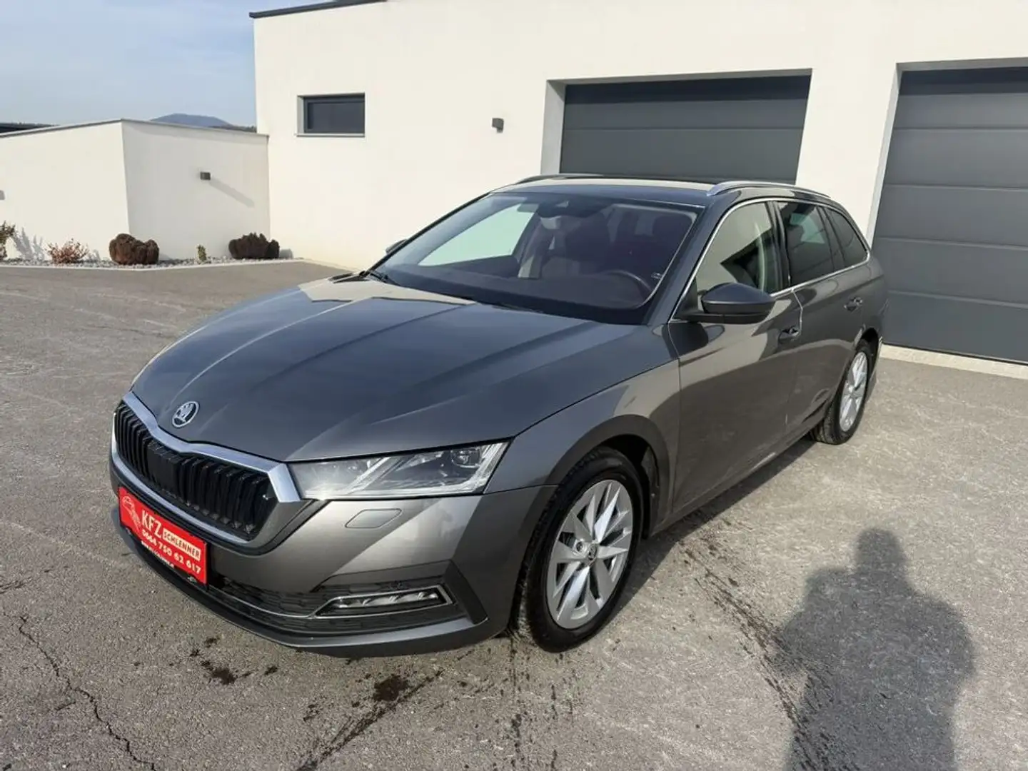 Skoda Octavia Combi Style 4x4 DSG/LED/AHK Grau - 1