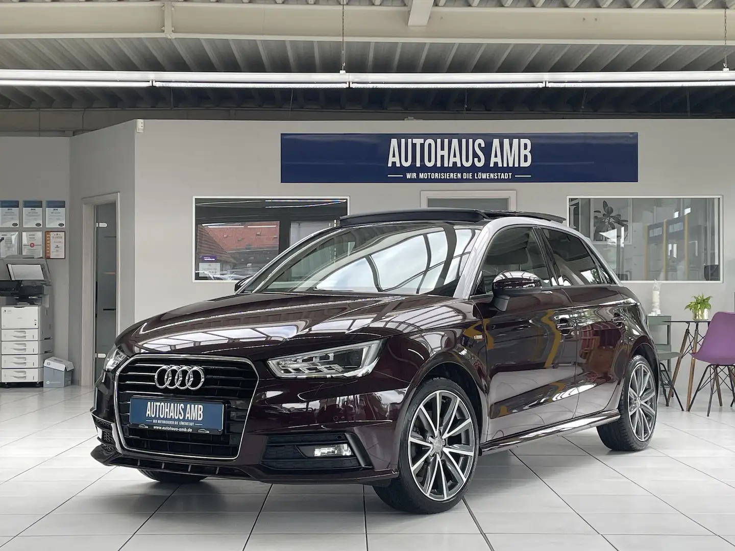 Audi A1 1.6TDI 2xS-line Leder Navi Sitzh Pano BiXenon Lilla - 1