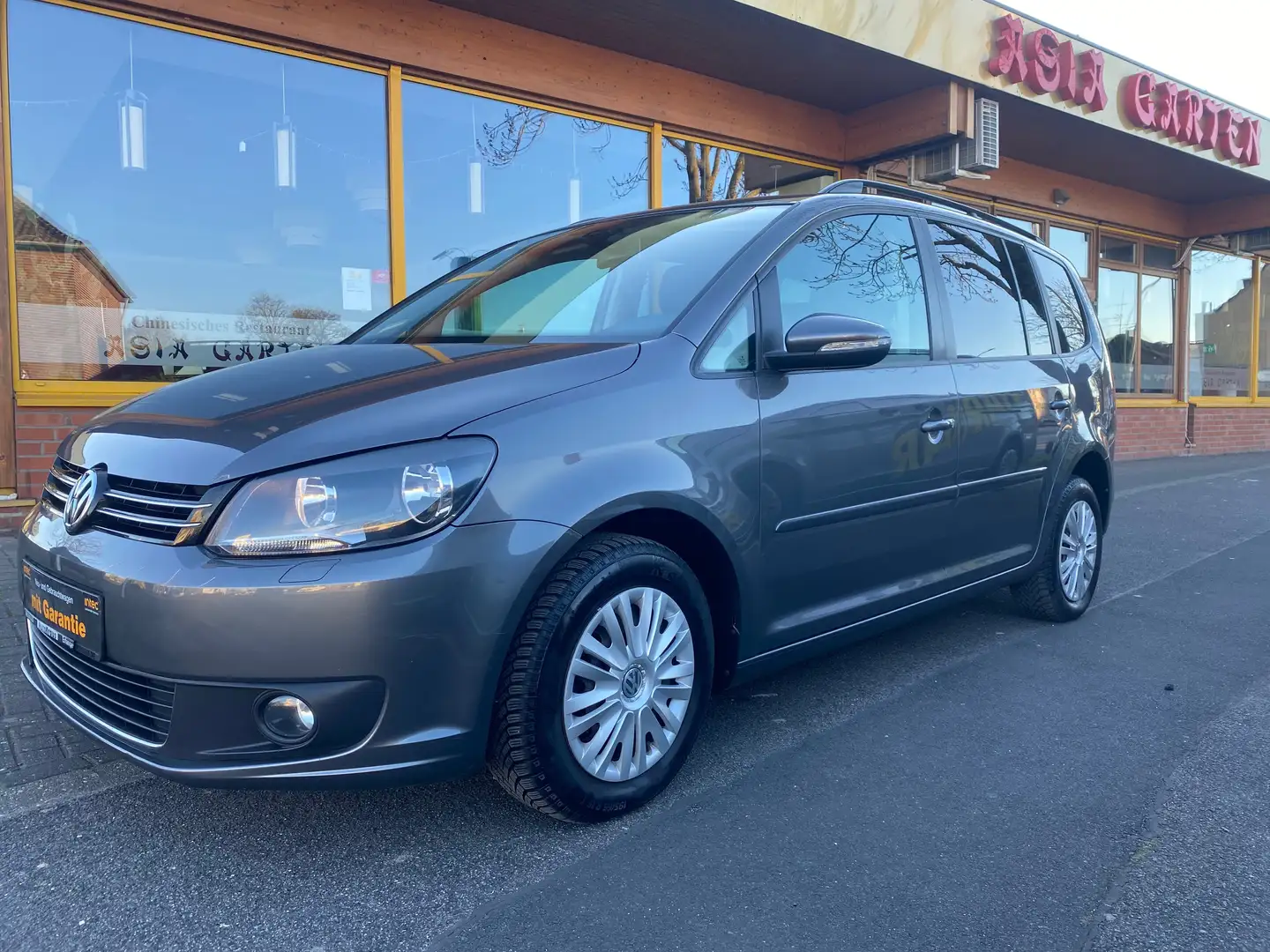 Volkswagen Touran 1.4 TSI Highline. Automatik Grau - 2