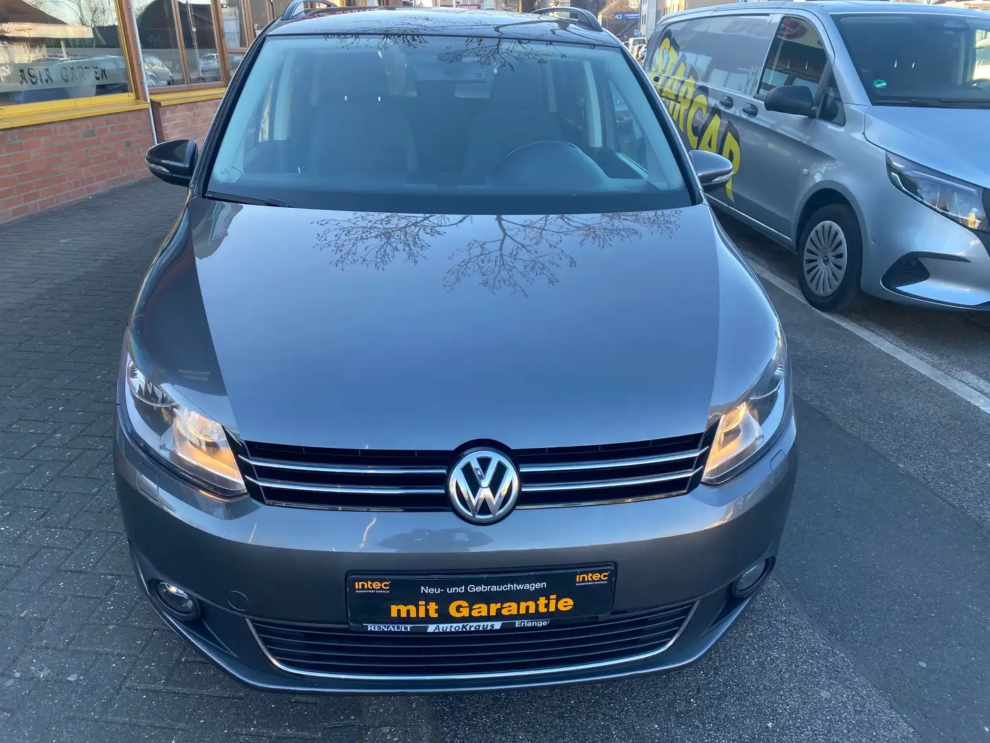 Volkswagen Touran 1.4 TSI Highline. Automatik Grau - 1