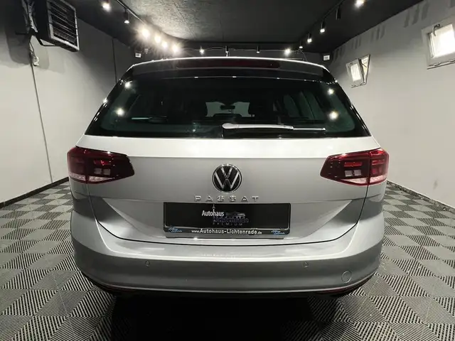 Volkswagen Passat view 7