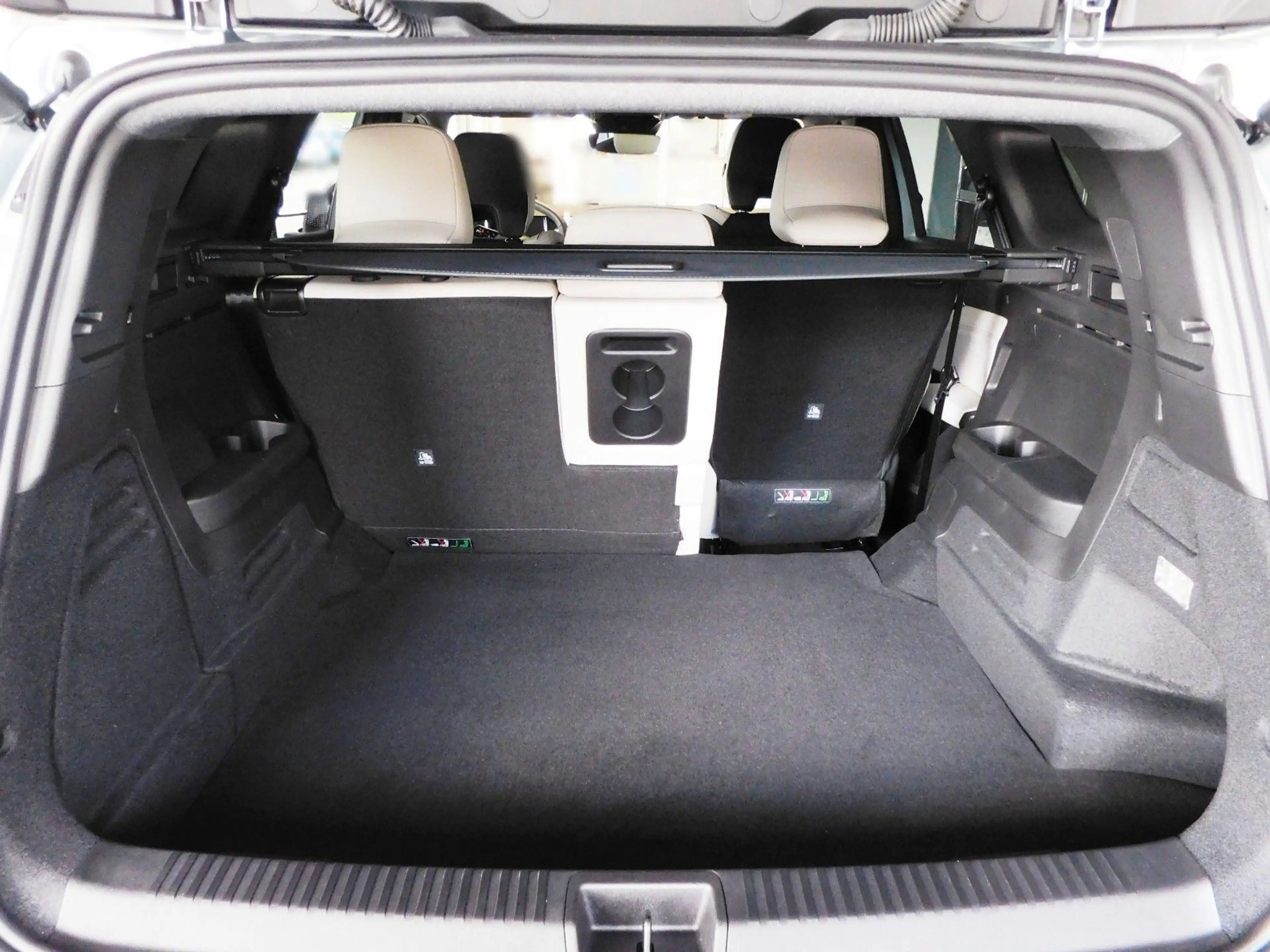 Renault Espace VI Iconic E-Tech Hybrid 200 — photo 7