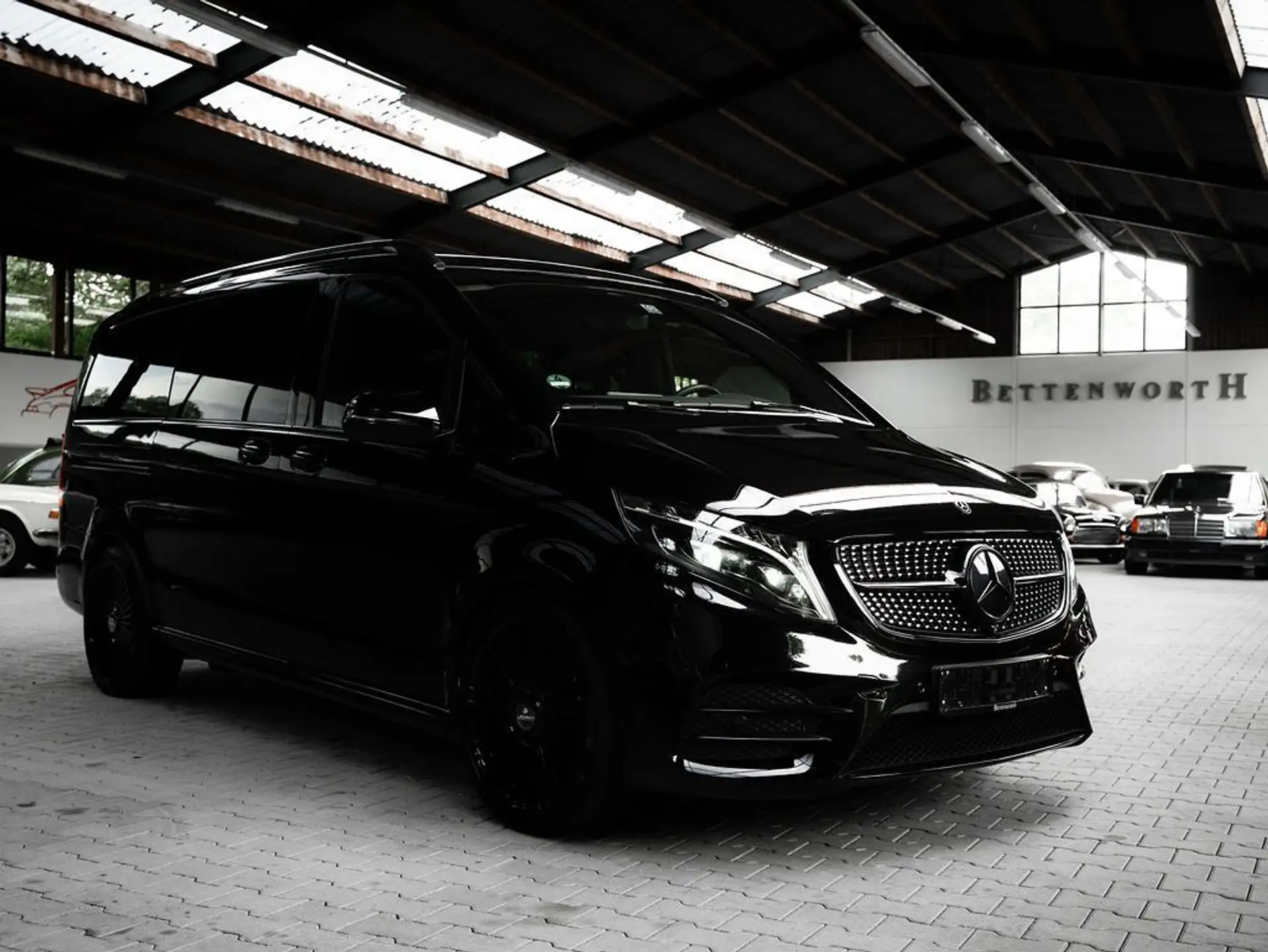 벤츠 Mercedes-Benz V-Class V 300 2024 검정 사진 3