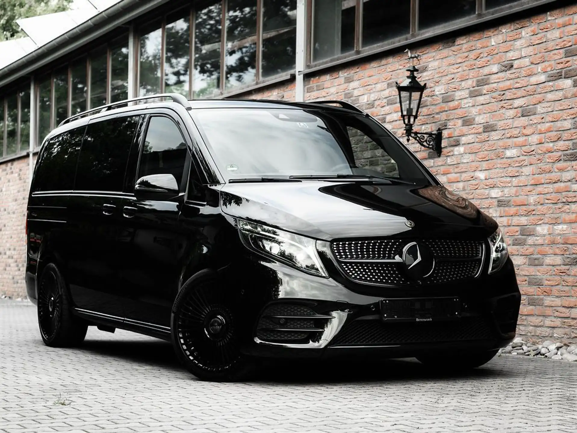 벤츠 Mercedes-Benz V-Class V 300 2024 검정 사진 1