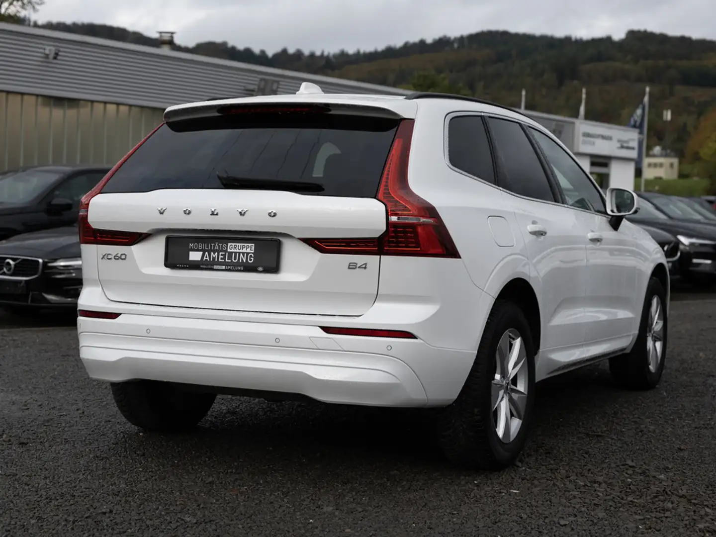 Volvo XC60 B4 Core aus 1.Hand LEDER NAVI FACEL. LED Weiß - 2