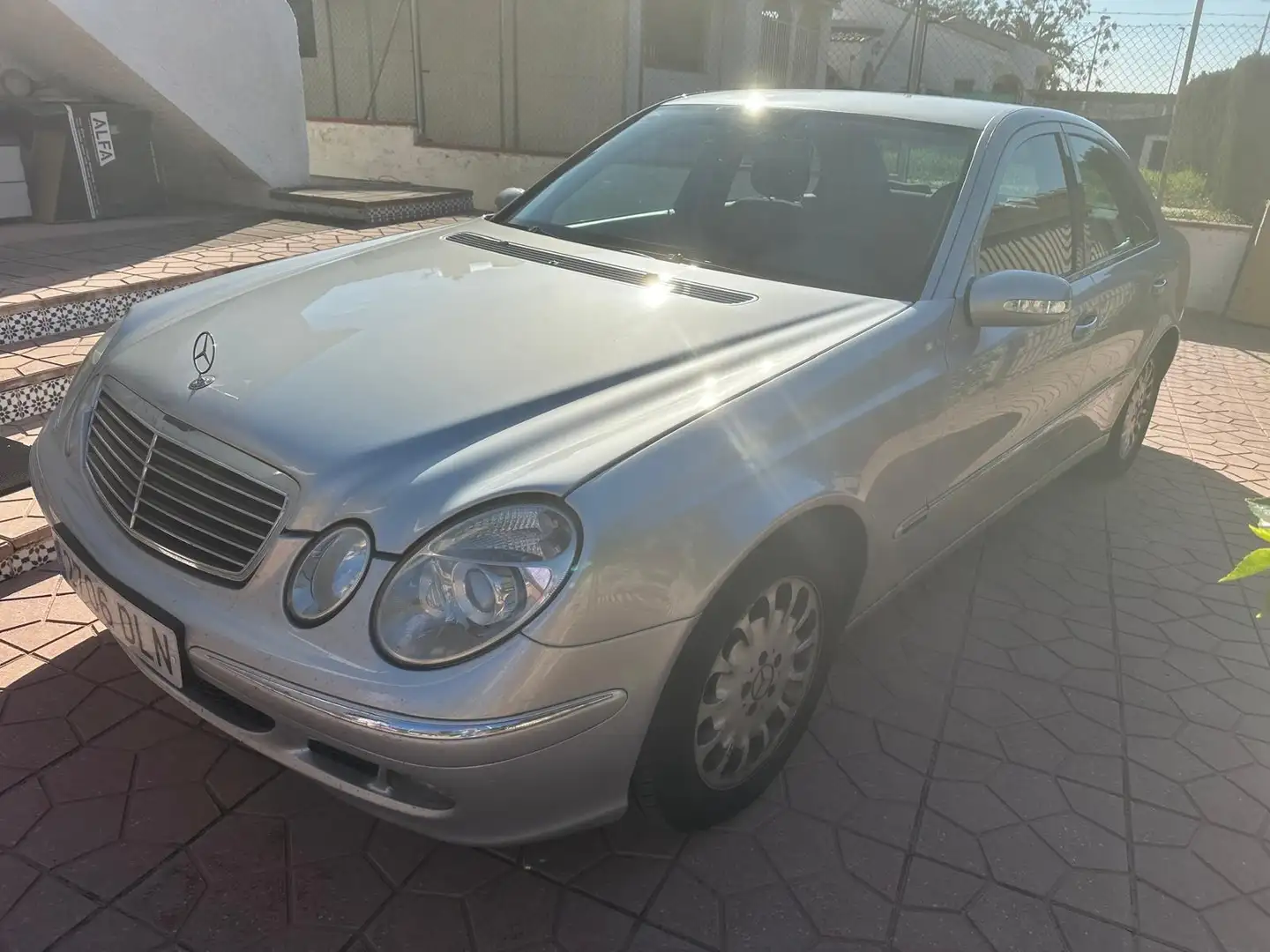 Mercedes-Benz E 270 CDI - 1