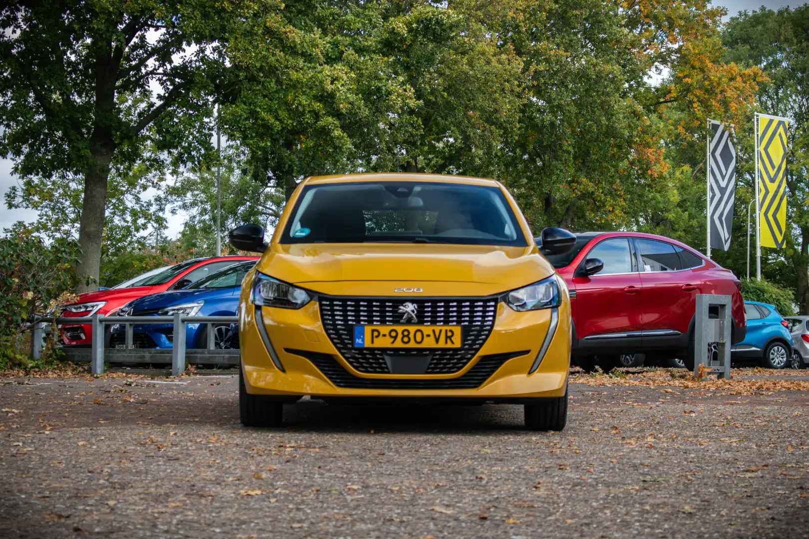 Peugeot 208 1.5 BlueHDi Allure Pack I Export prijs excl. BPM Geel - 2