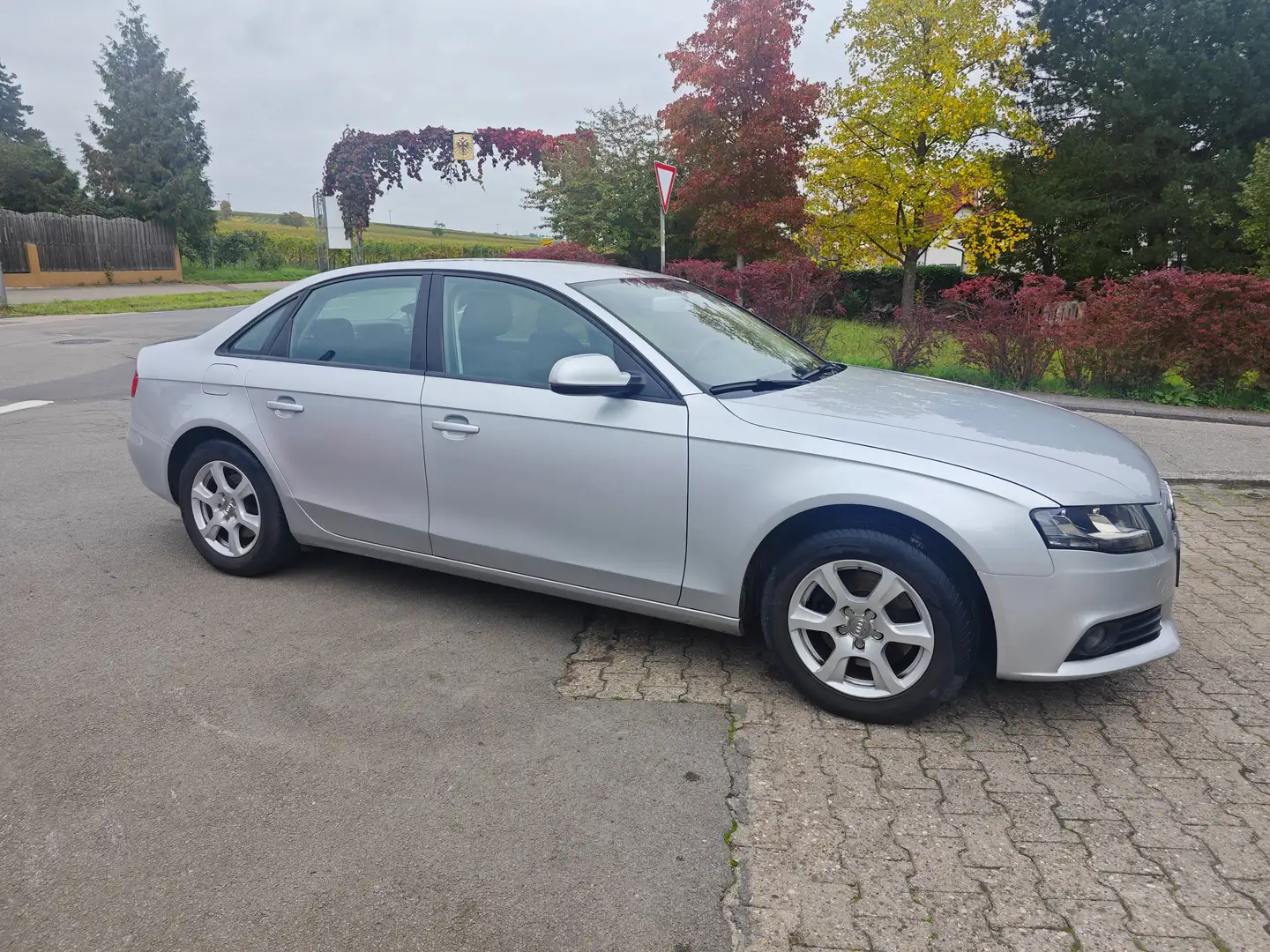 Audi A4 Attraction,HU/AU & KD NEU Argent - 1