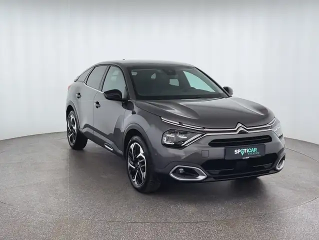 Citroen C4 view 3