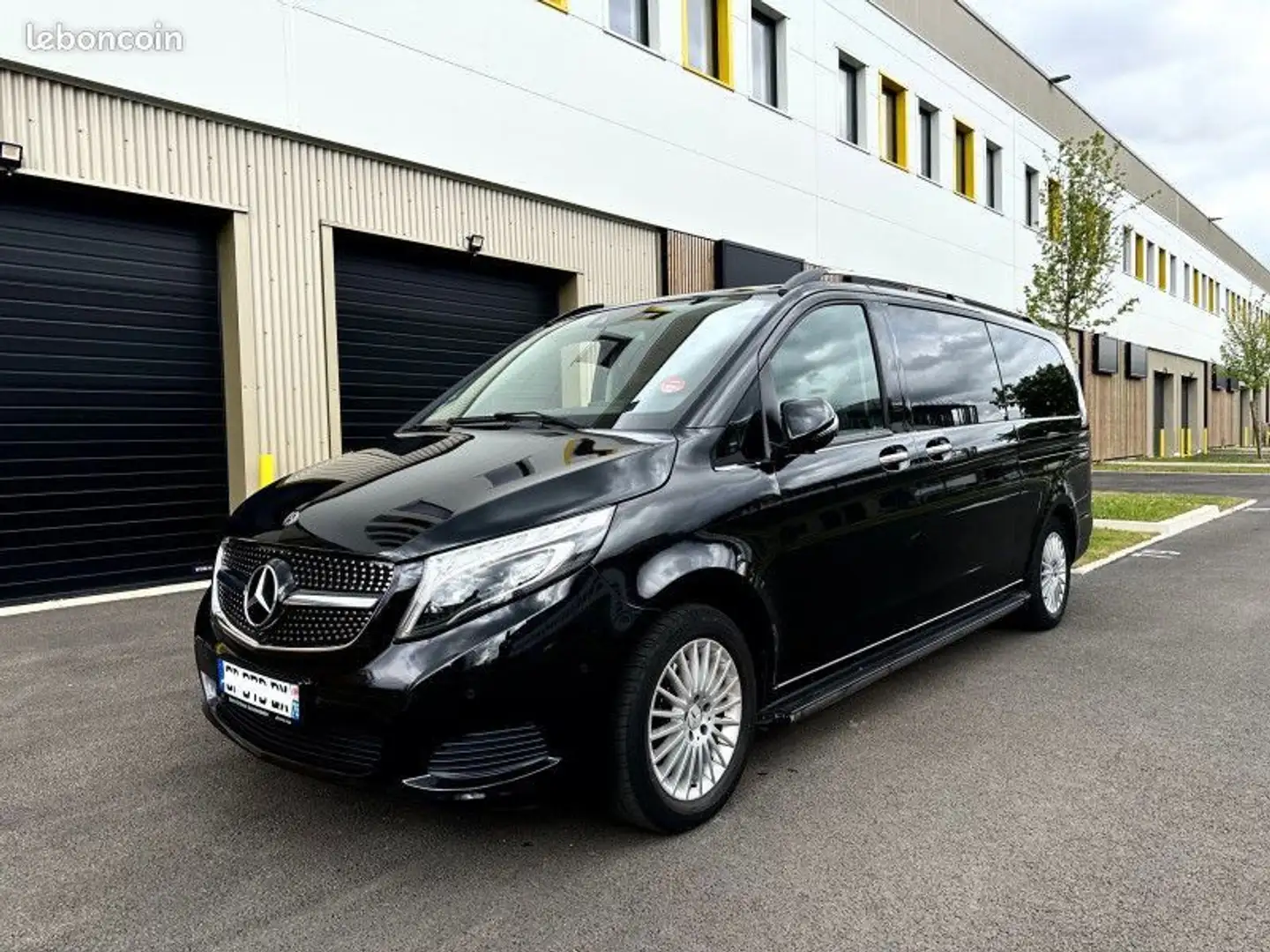 Mercedes-Benz V Mercedes 250D XL 8PL EXECUTIVE 4MATIC 7G-TRONIC Zwart - 1