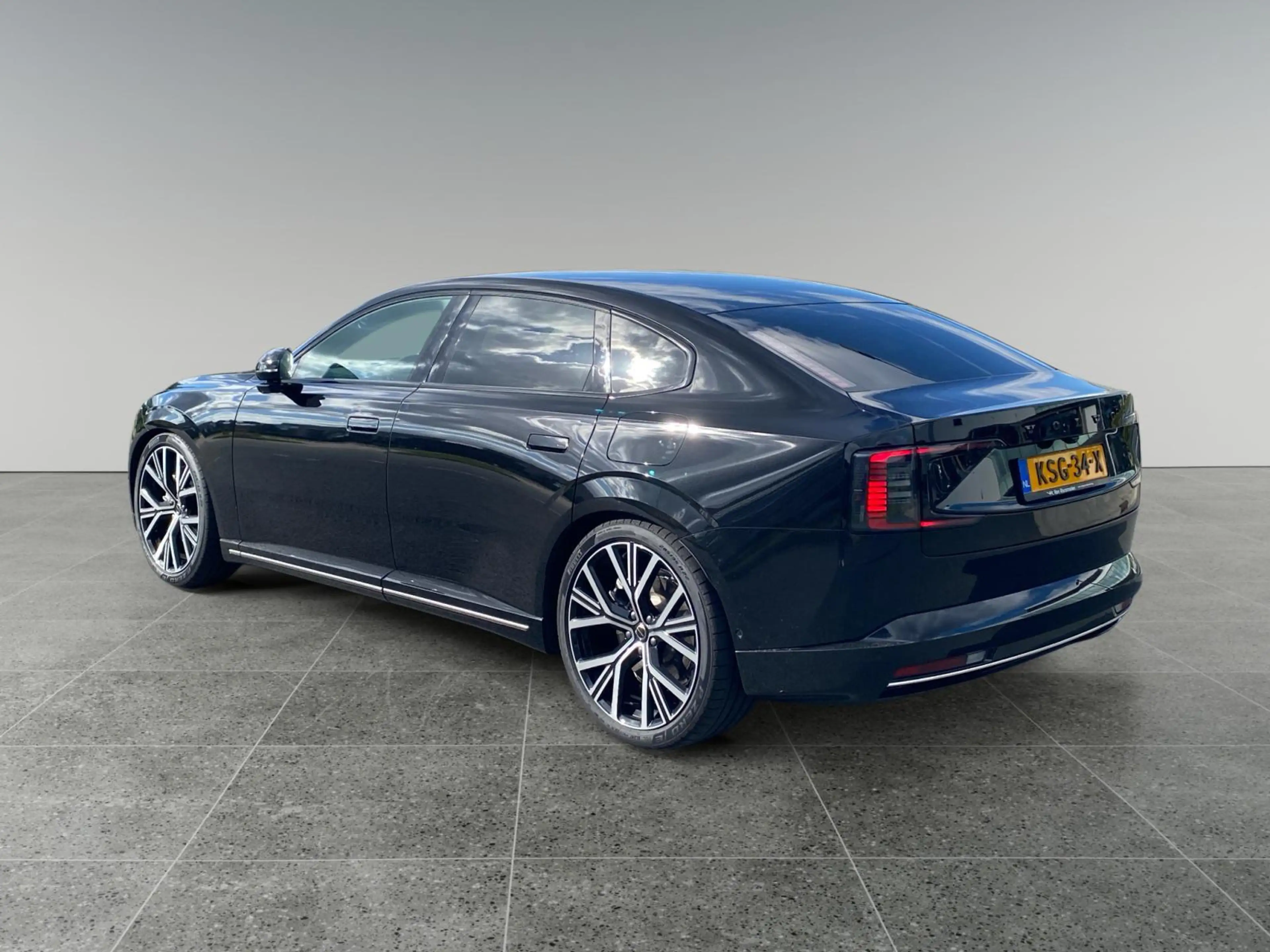 Volvo ES90 Single Motor Ext. R. Ultra Launch Edition 92 kWh — photo 3