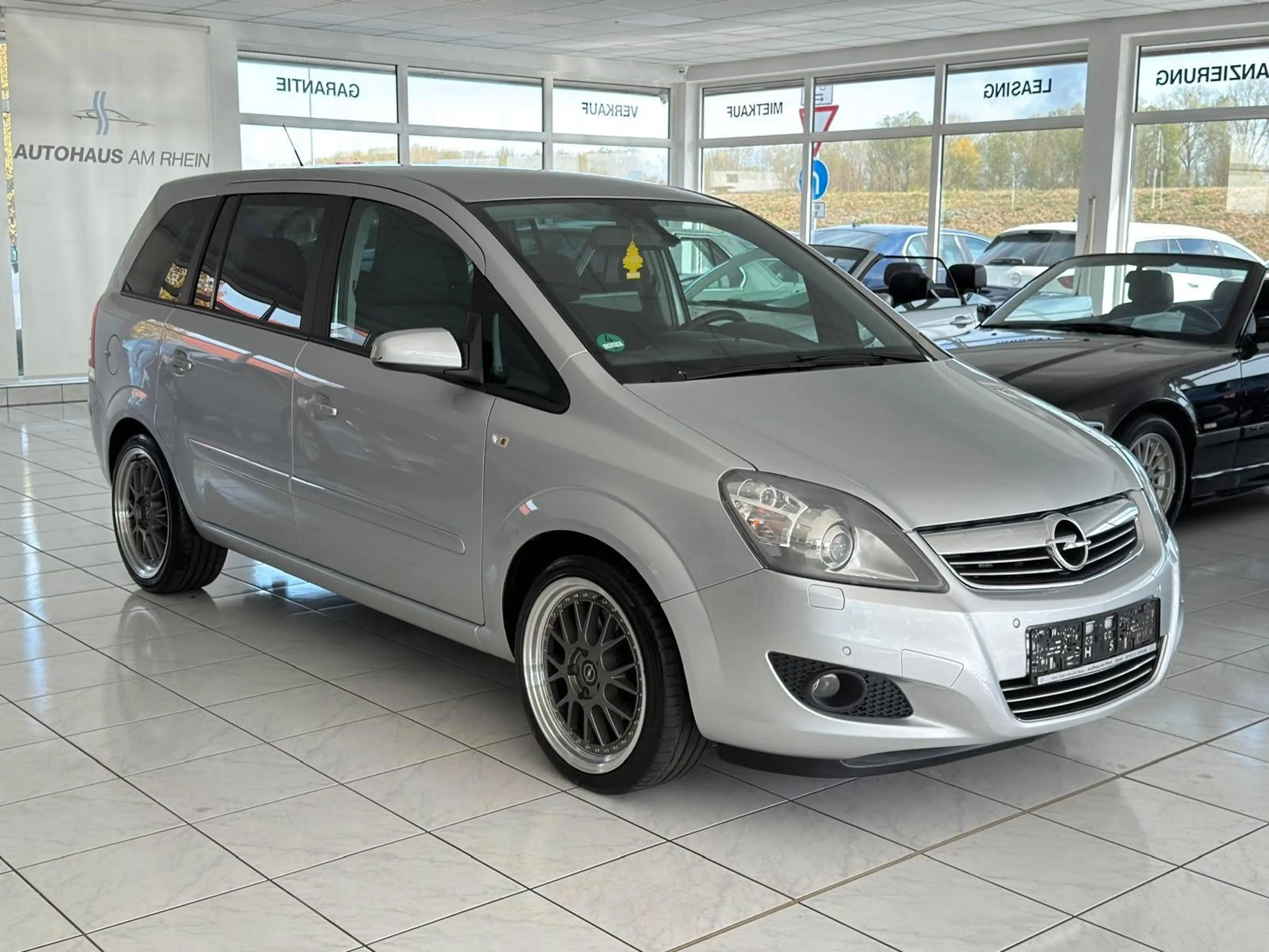Opel Zafira B Innovation+Automatik+Navi+Xenon+AHK