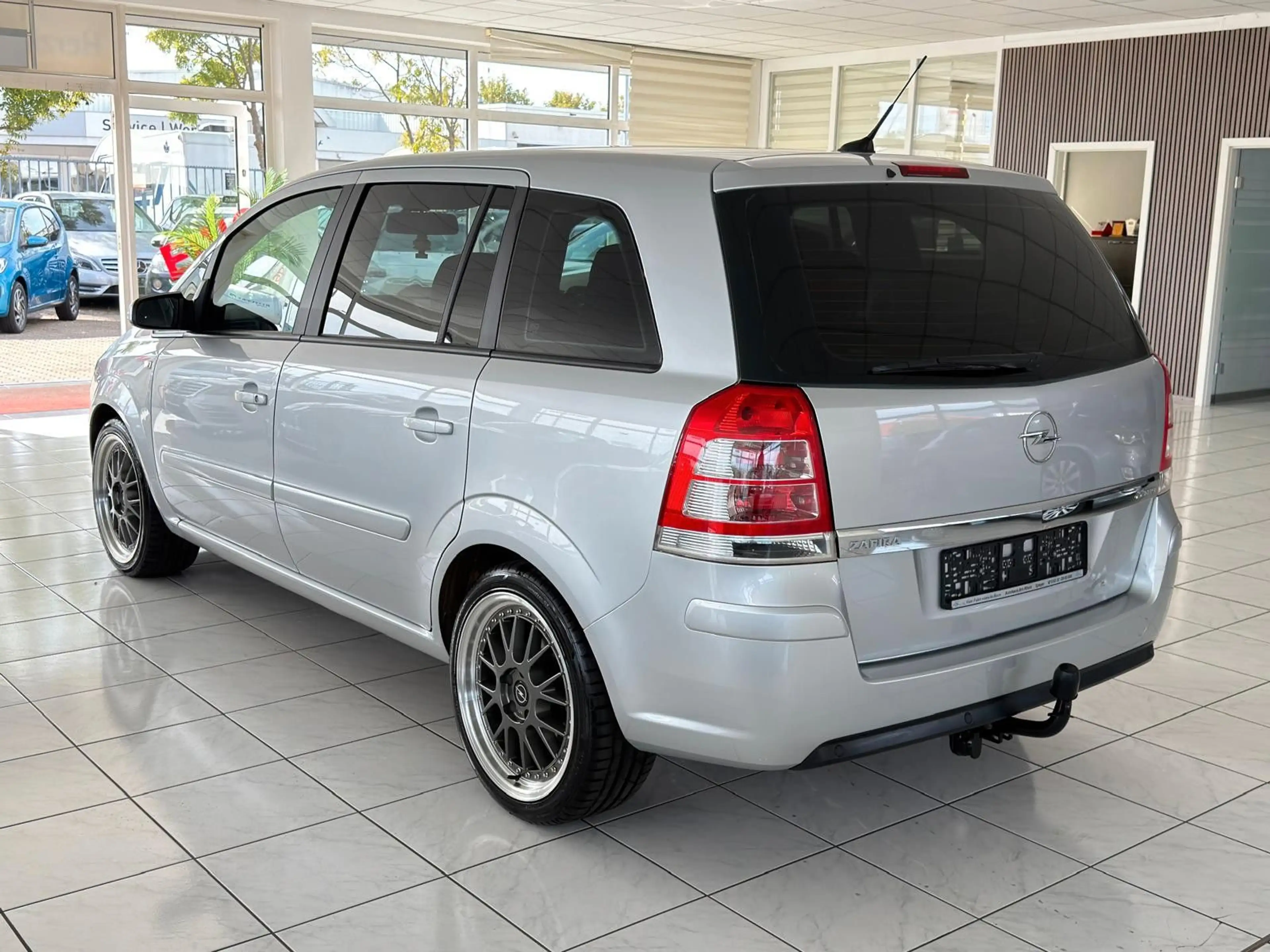 Opel Zafira B Innovation+Automatik+Navi+Xenon+AHK — photo 3