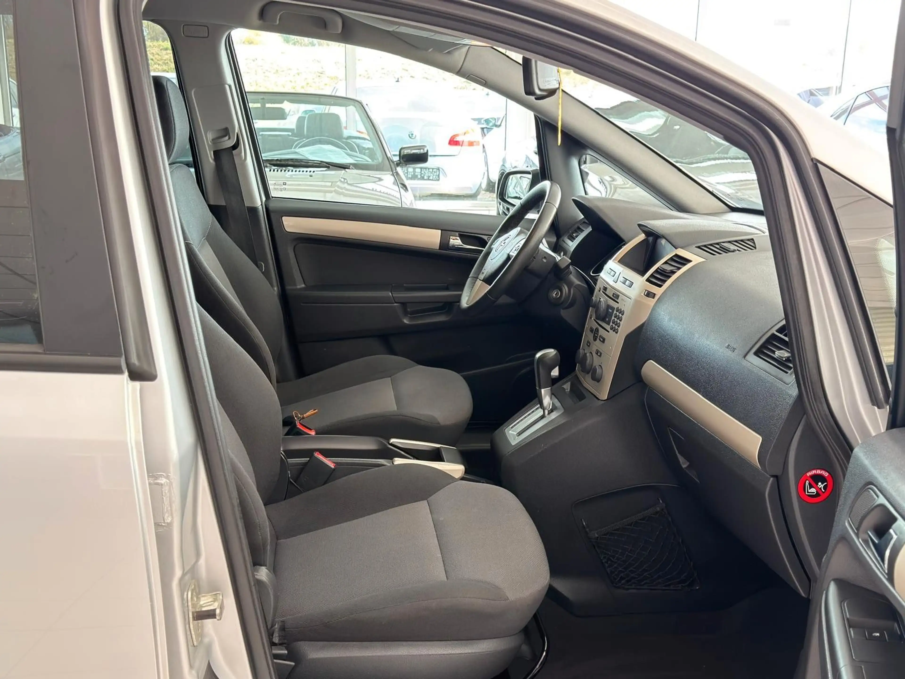 Opel Zafira B Innovation+Automatik+Navi+Xenon+AHK — photo 15