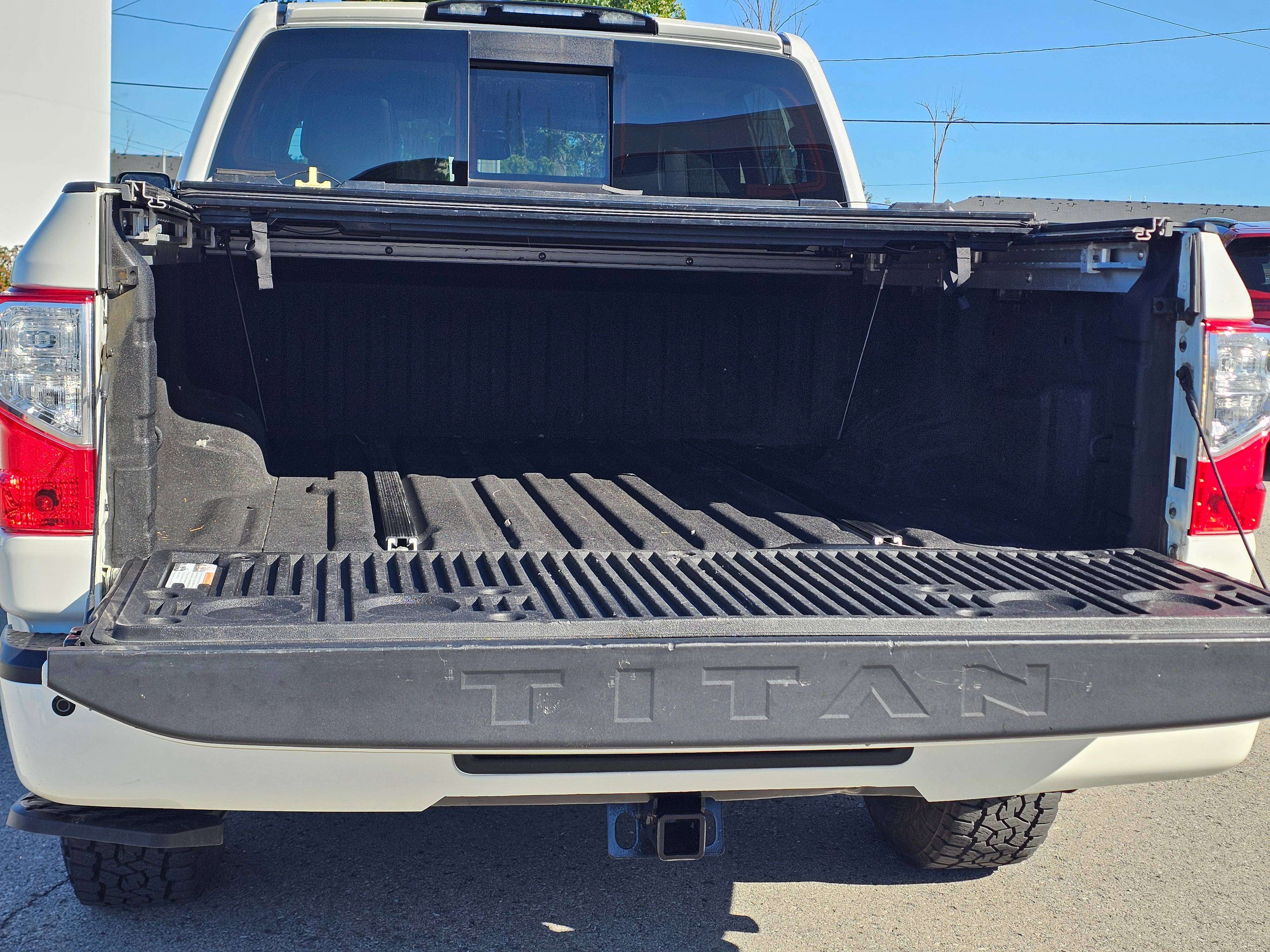 2019 Nissan Titan PRO-4X LEATHER 4X4 — снимка 1