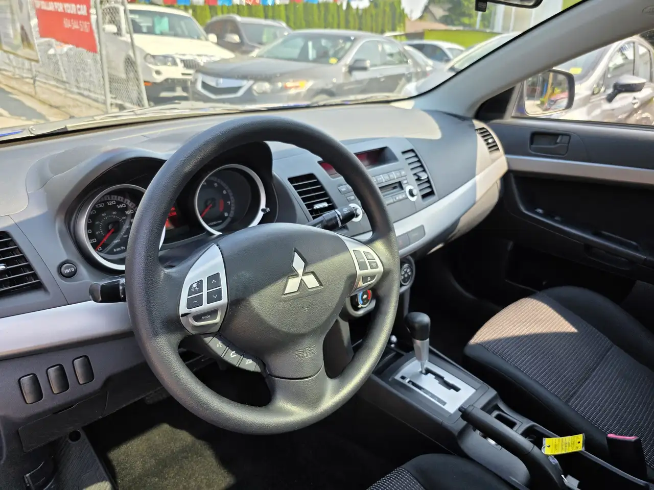 Mitsubishi Lancer снимка Mitsubishi Lancer