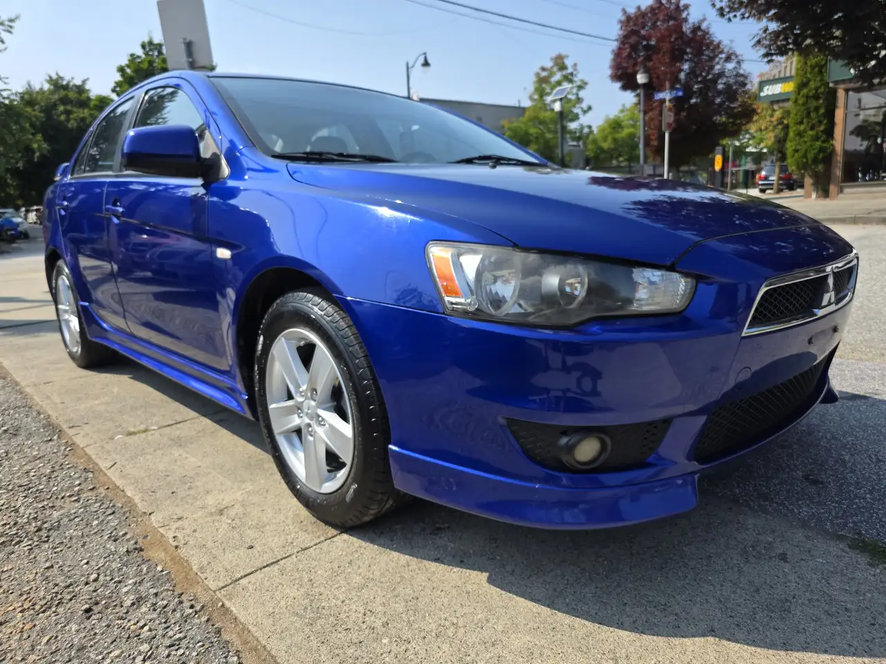 Mitsubishi Lancer снимка Mitsubishi Lancer