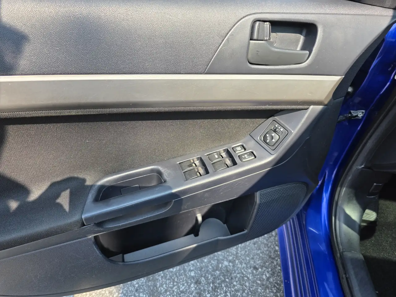 Mitsubishi Lancer снимка Mitsubishi Lancer