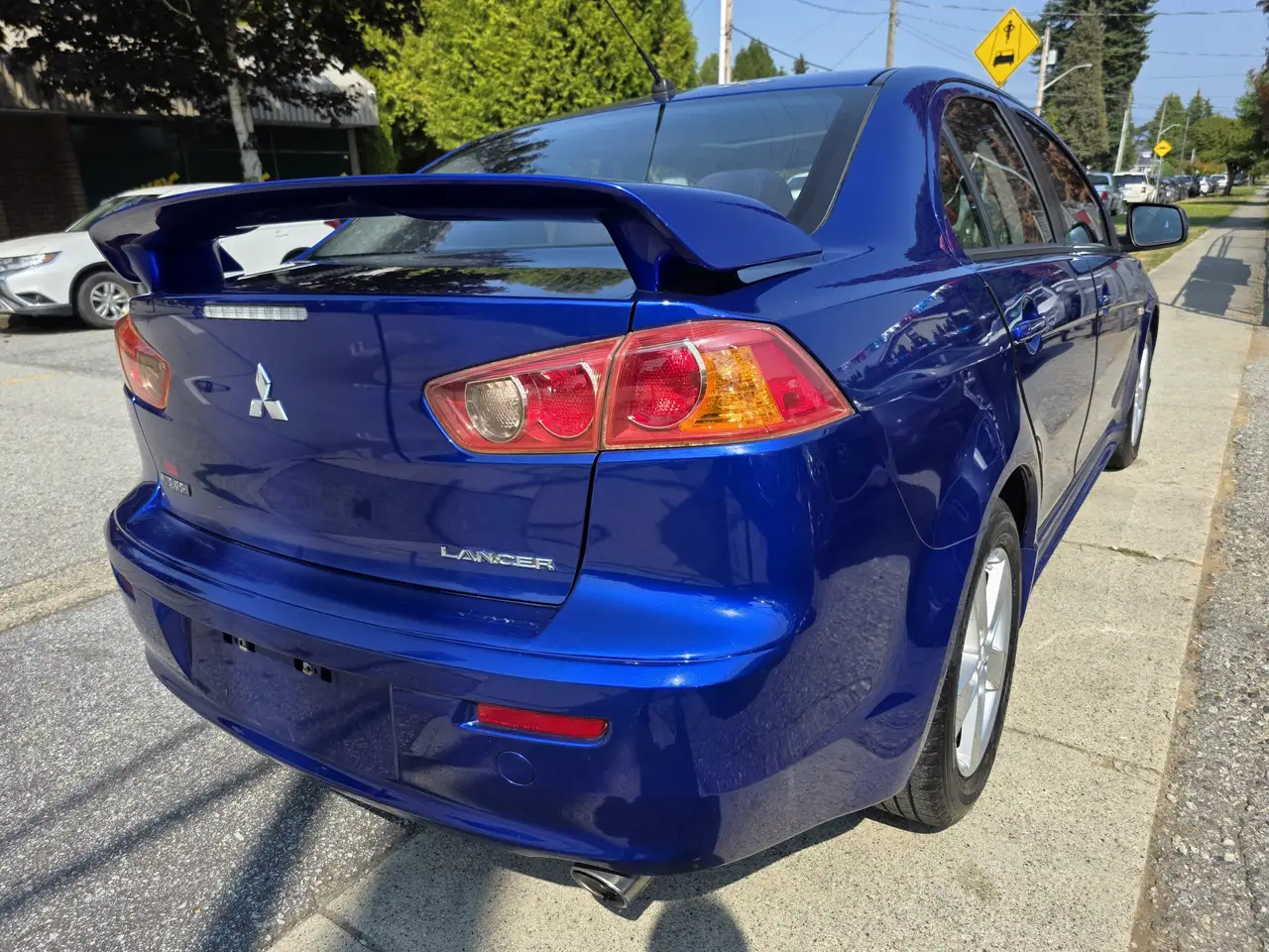 Mitsubishi Lancer снимка Mitsubishi Lancer