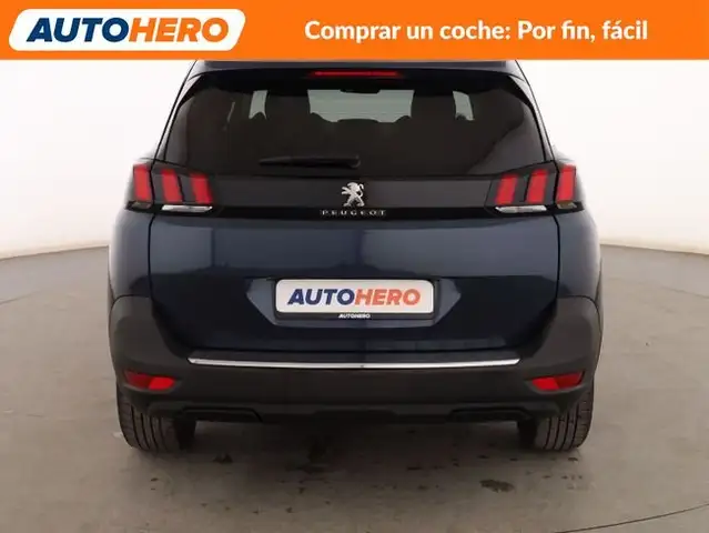 Peugeot 5008 view 5