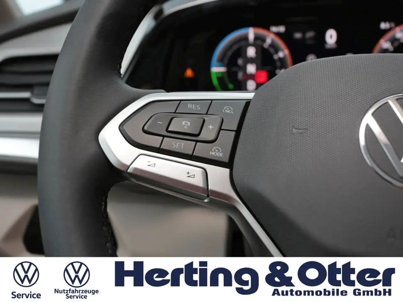 Volkswagen T7 Multivan Edition eHybrid LÜ 4x4 Pano Sound AHK Matrix HUD K 21