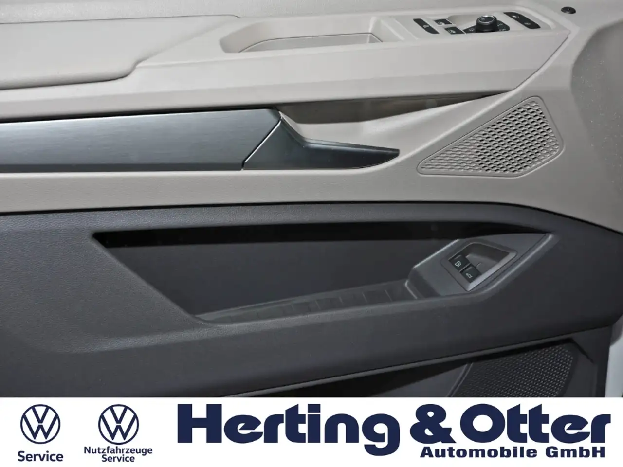 Volkswagen T7 Multivan Edition eHybrid LÜ 4x4 Pano Sound AHK Matrix HUD K 14