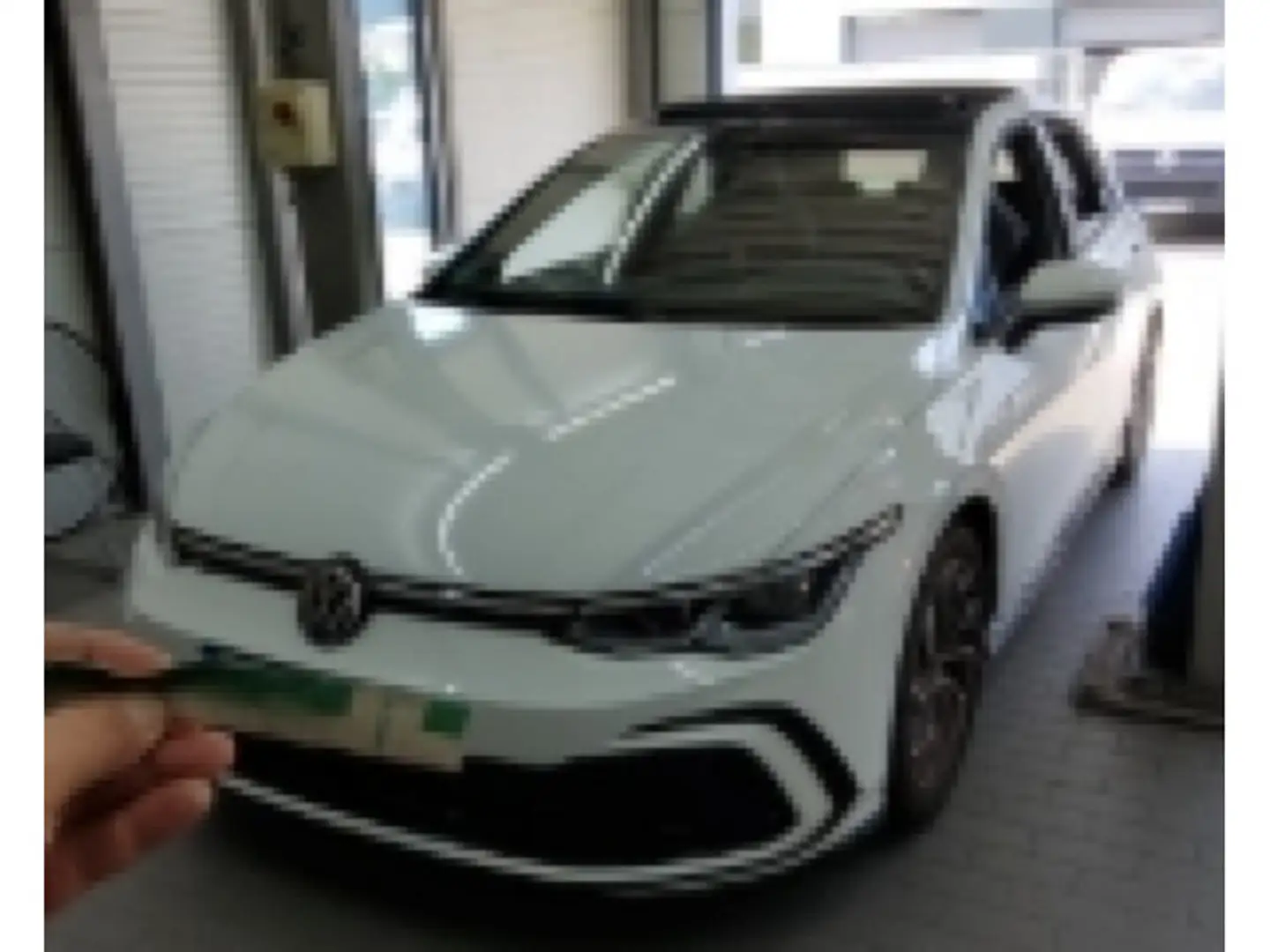 Volkswagen Golf VIII 2.0 TSI DSG R-Line Navi Rückfahrkamera Weiß - 2