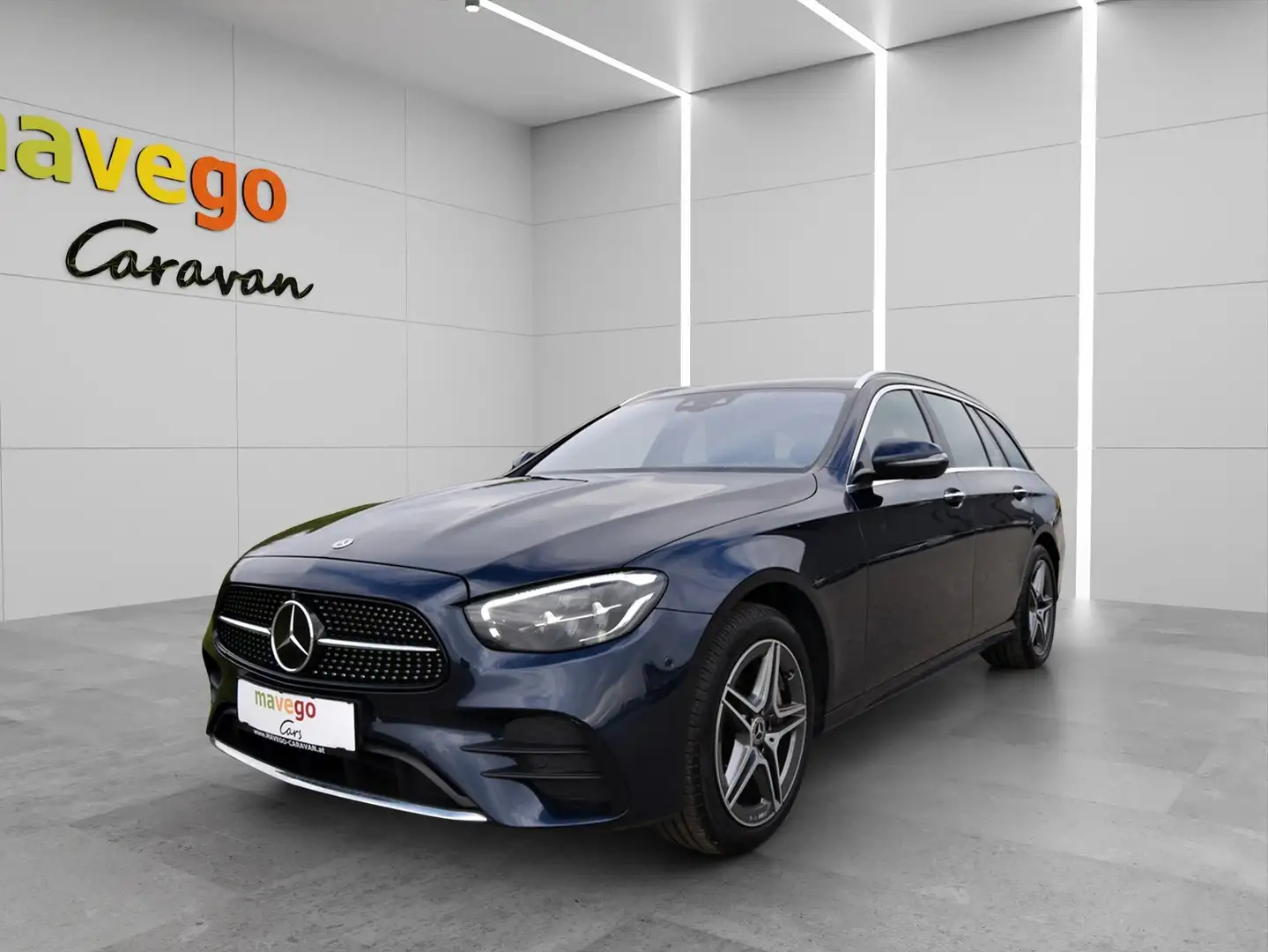 Mercedes-Benz E 300 de PHEV T 4Matic AMG Line Aut.    Blau - 1