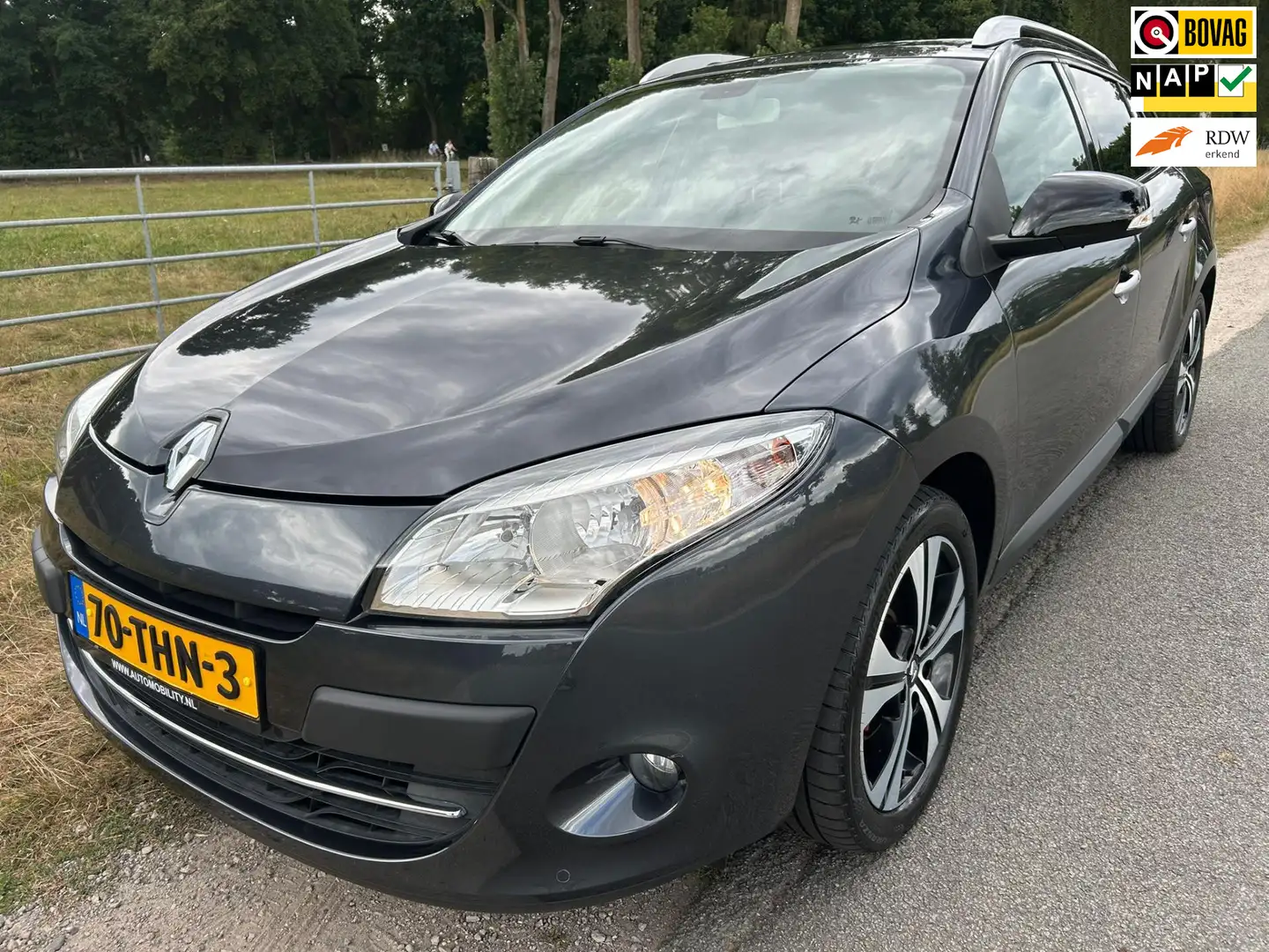 Renault Megane Estate 1.4 TCe Bose trekhaak, navi dealer ond. en Gris - 1