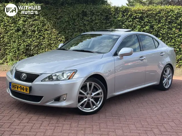 Lexus IS 250 AdaptiveCruise MarkLevinson CarPlay