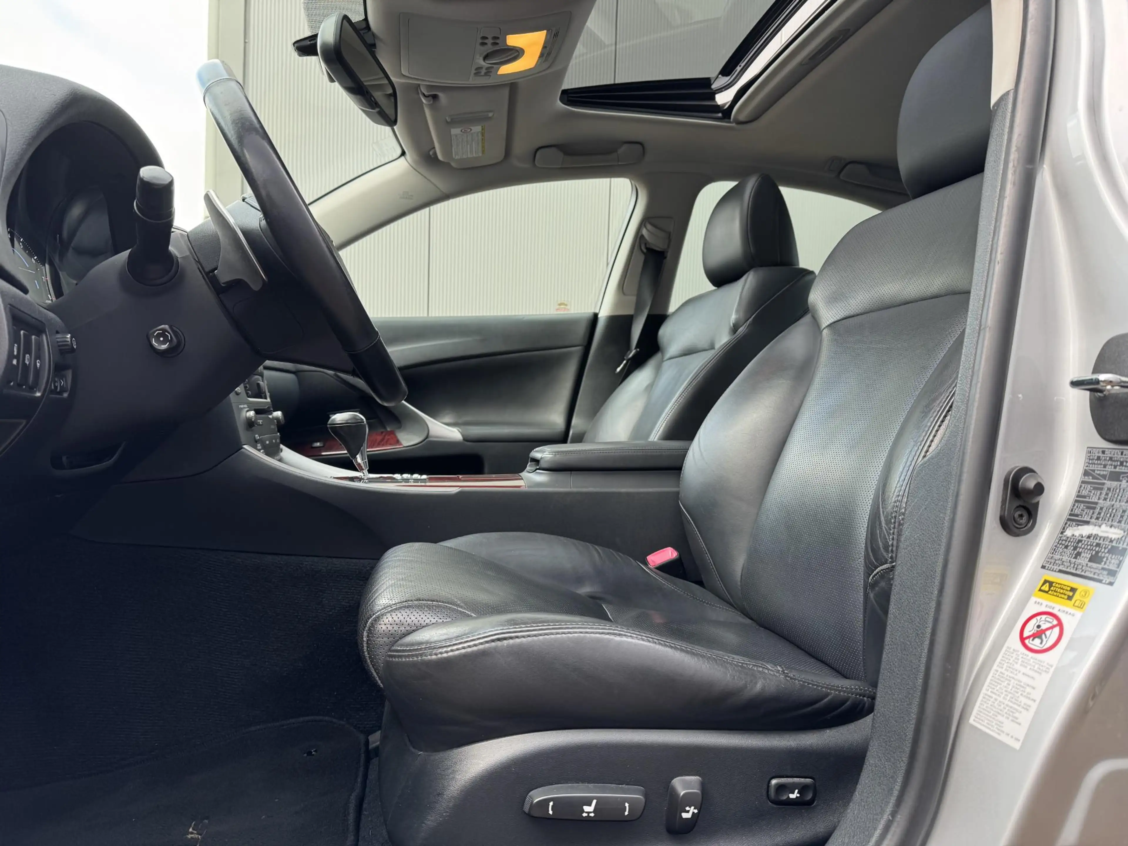 Lexus IS 250 Executive Full Option Adaptive Xenon Levinson — photo 2
