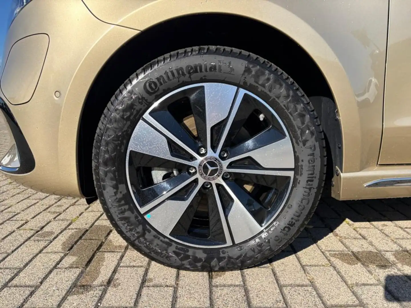 Mercedes-Benz EQV 300 AVANTGARDE AIRMATIC+LED+PANO+NAVI+DISTR Oro - 2