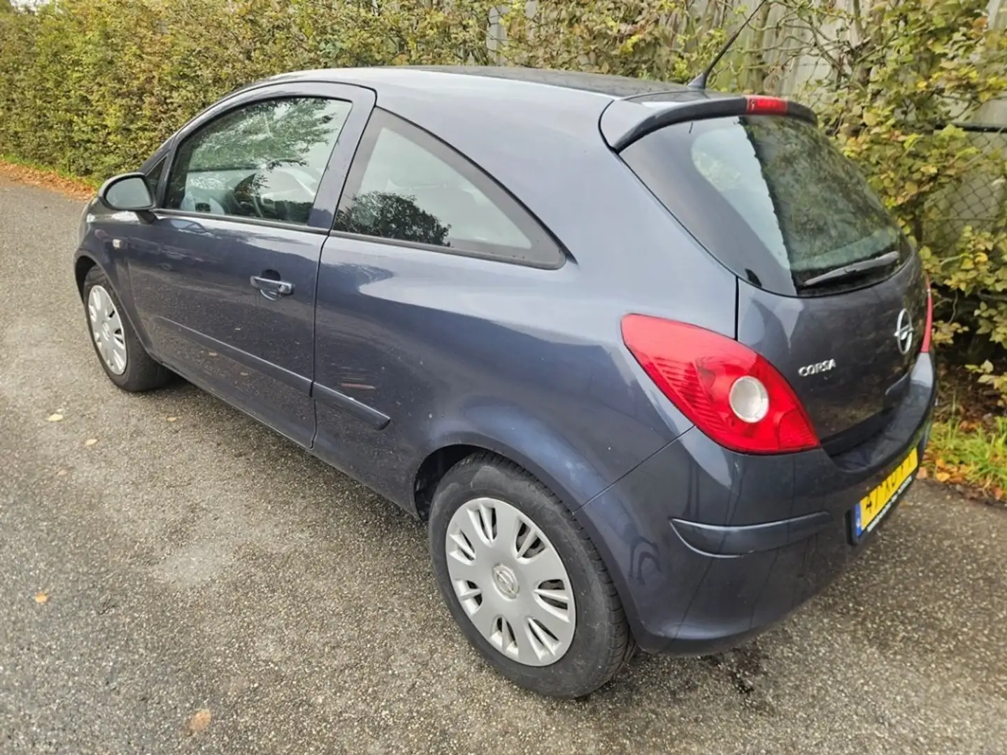 Opel Corsa 1.4 16V Gris - 2