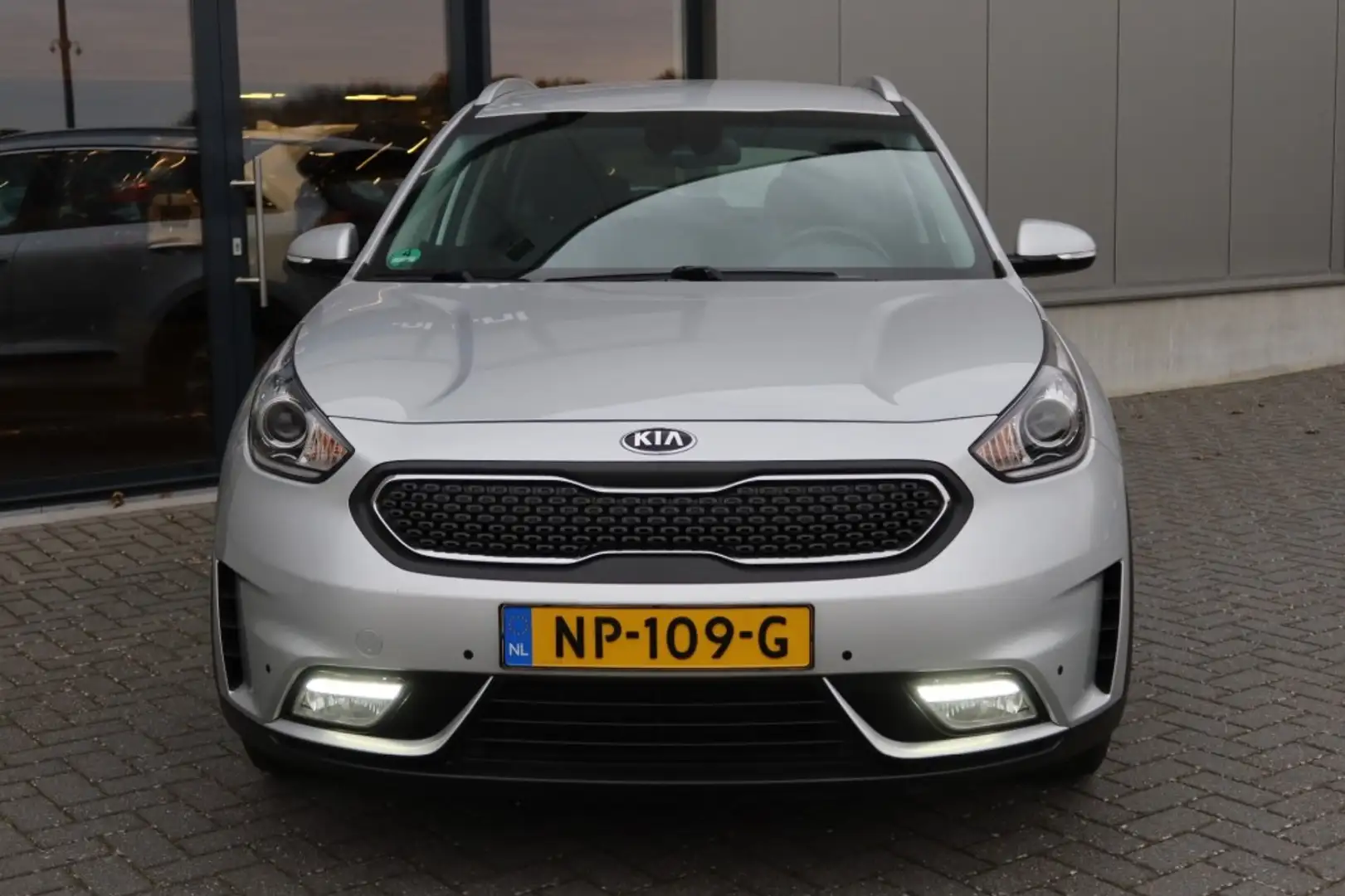 Kia Niro 1.6 GD Hybrid AUTOMAAT First Edition NAVI, Camera, Gris - 2