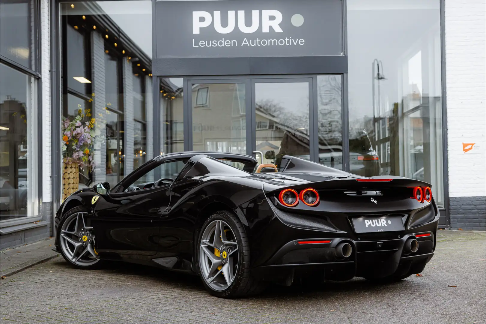Ferrari F8 Spider 3.9 V8 [Nero Daytona Special Metallic] Carbon Raci Schwarz - 2