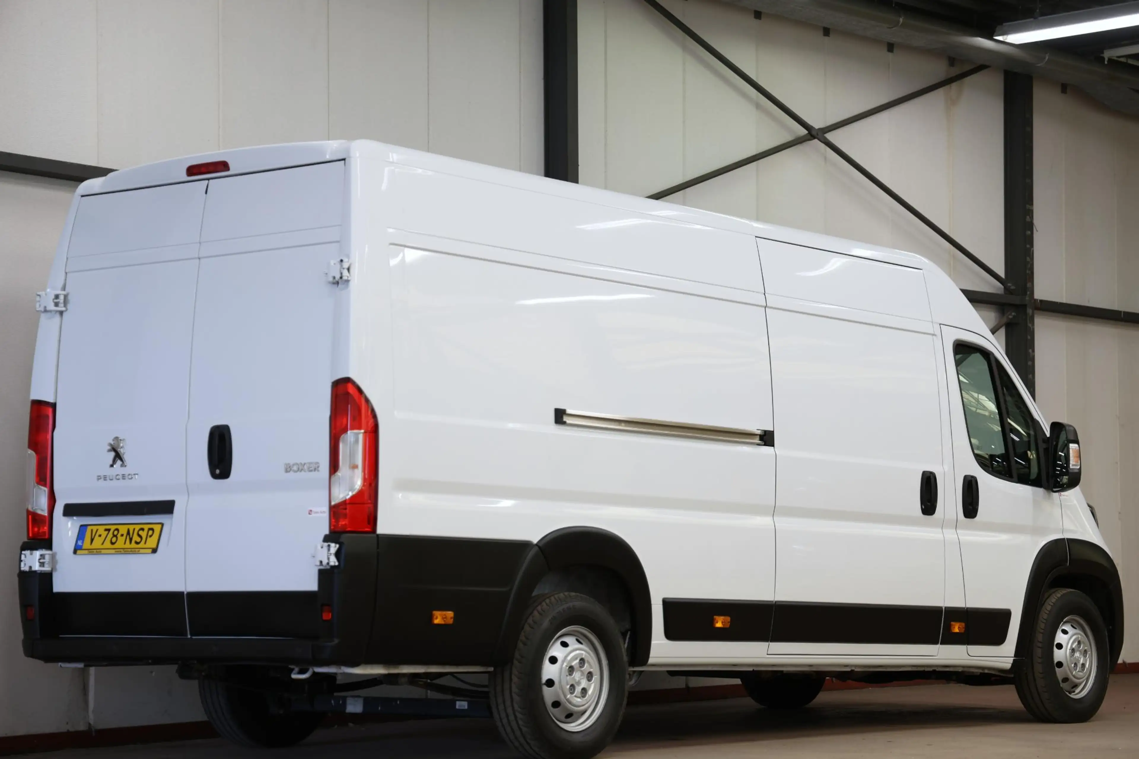 Peugeot Boxer 2.2 BlueHDi 140 L4H2 HEAVY DUTY — photo 2