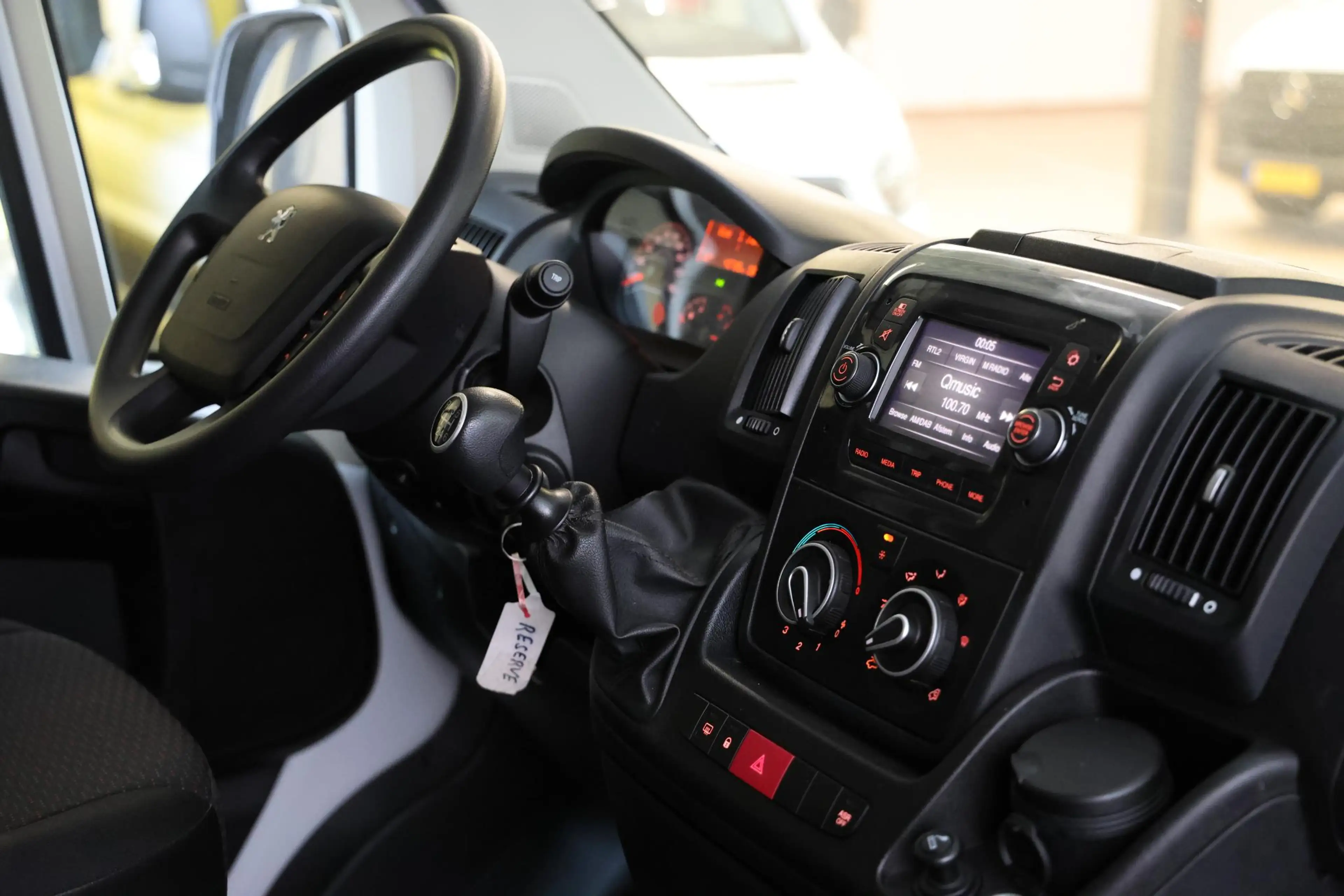 Peugeot Boxer 2.2 BlueHDi 140 L4H2 HEAVY DUTY — photo 8