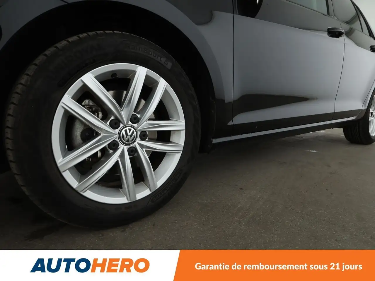 Volkswagen Golf Standard Model — photo 33