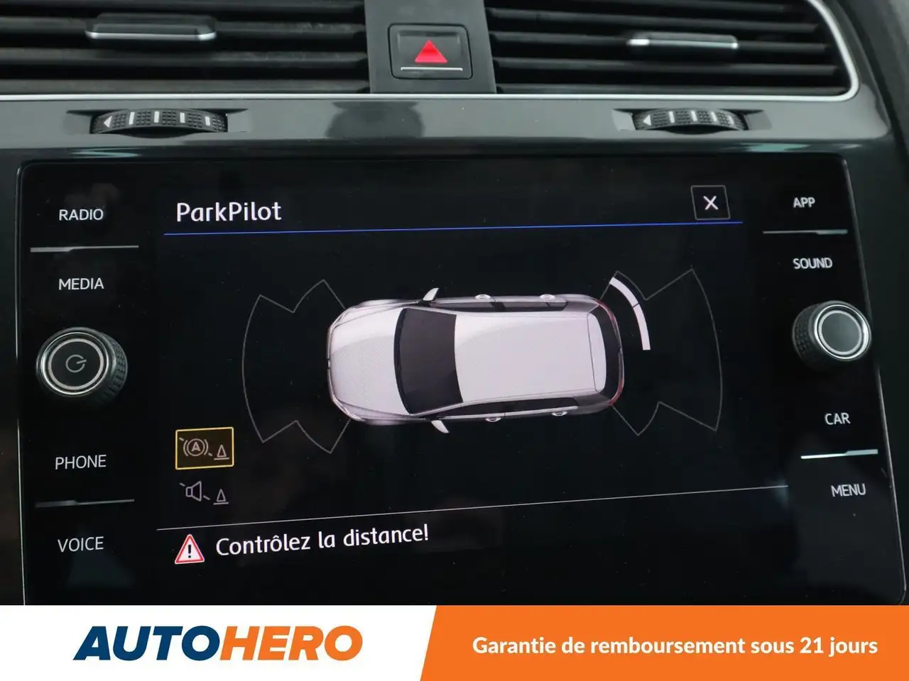 Volkswagen Golf Standard Model — photo 24