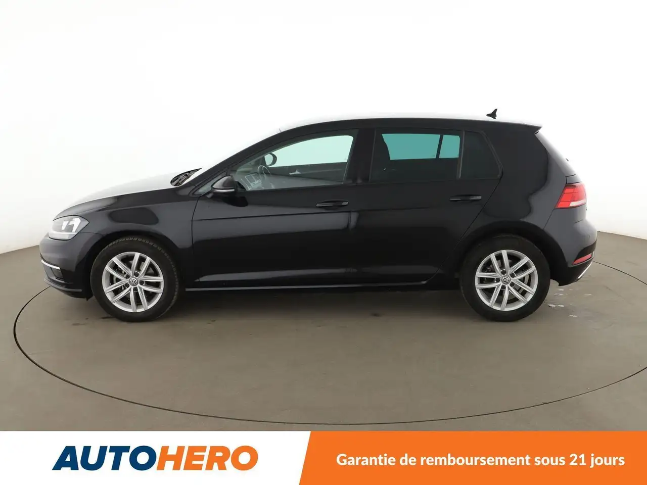 Volkswagen Golf Standard Model — photo 3