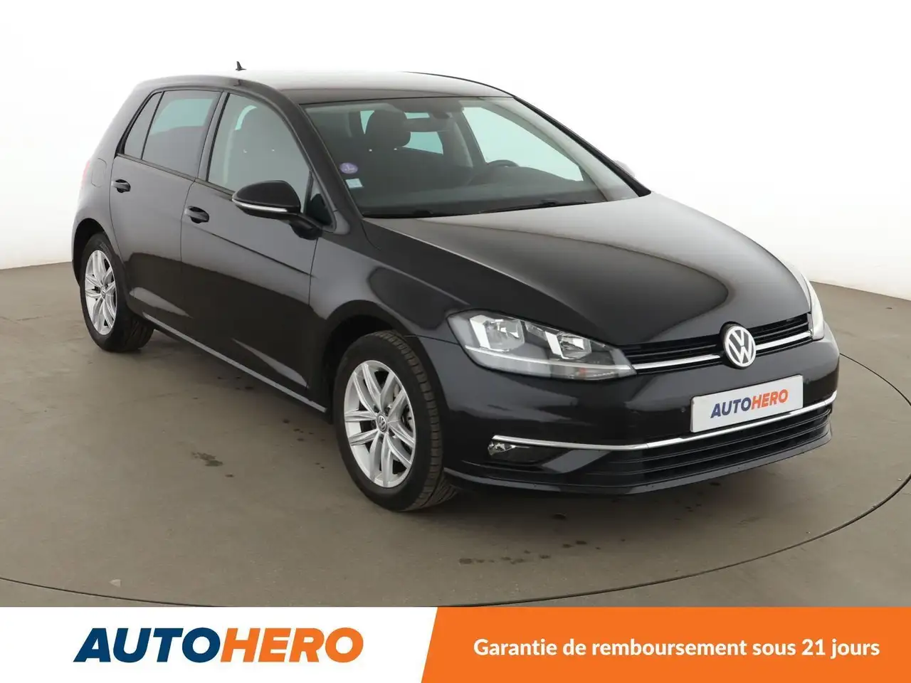 Volkswagen Golf Standard Model — photo 8
