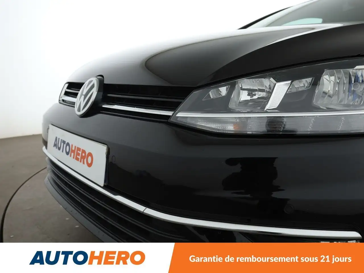 Volkswagen Golf Standard Model — photo 32