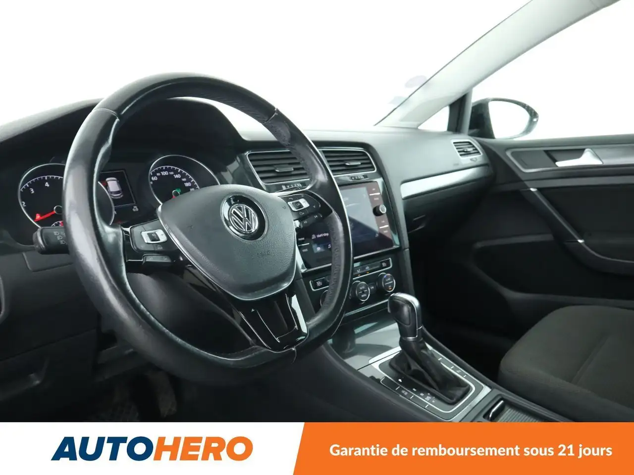 Volkswagen Golf Standard Model — photo 11