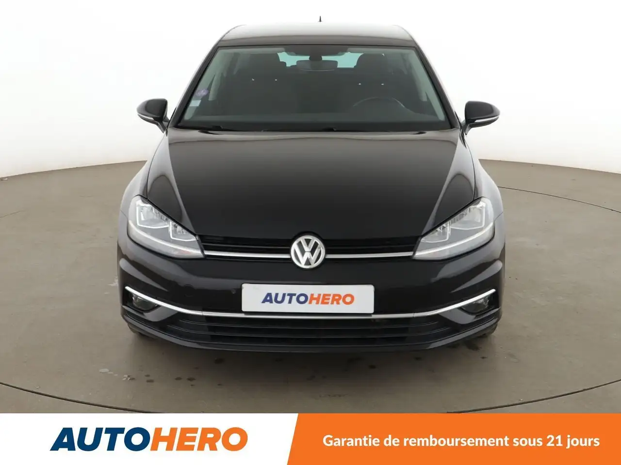 Volkswagen Golf Standard Model — photo 9