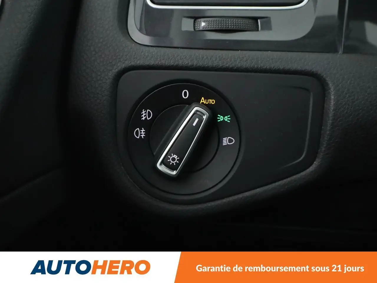 Volkswagen Golf Standard Model — photo 30