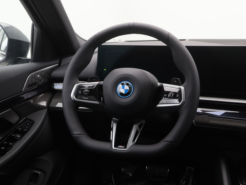 BMW 550 5 Serie 550e xDrive Sedan M-Sport — photo 2
