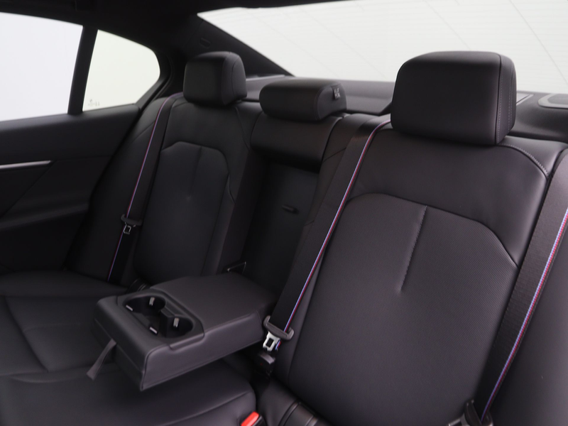 BMW 550 5 Serie 550e xDrive Sedan M-Sport — photo 15
